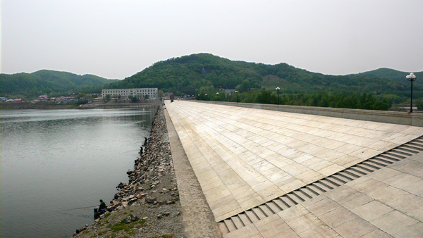 红星水库——护坡