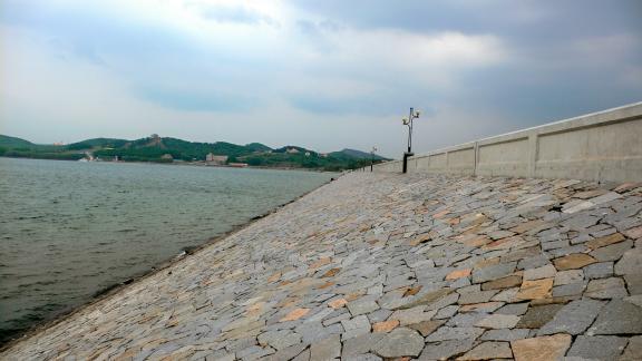 二龙山水库