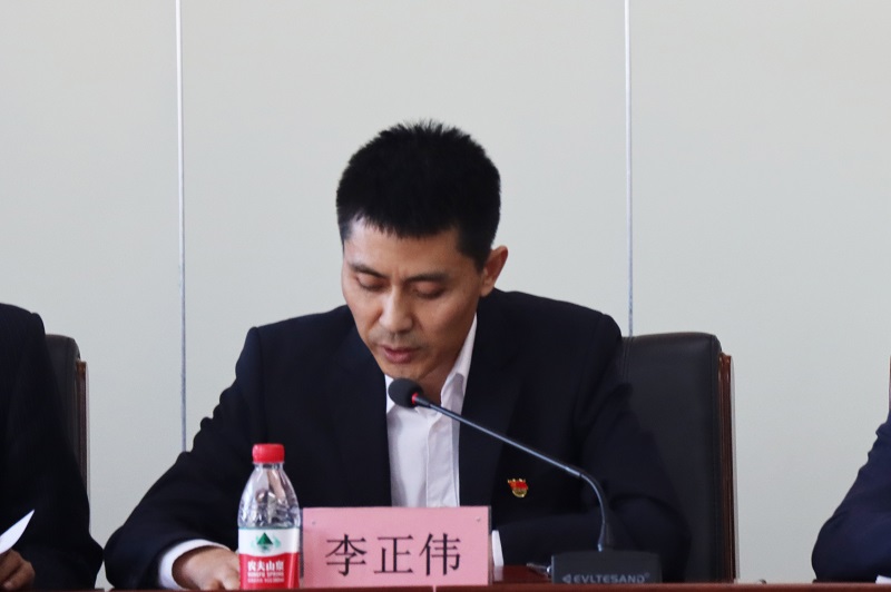 李正伟.jpg