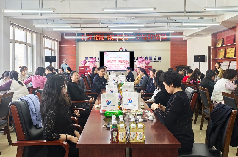 簪花弄甲 巾帼雅韵丨永利娱场城app开展喜迎“三·八”妇女节手工创作活动
